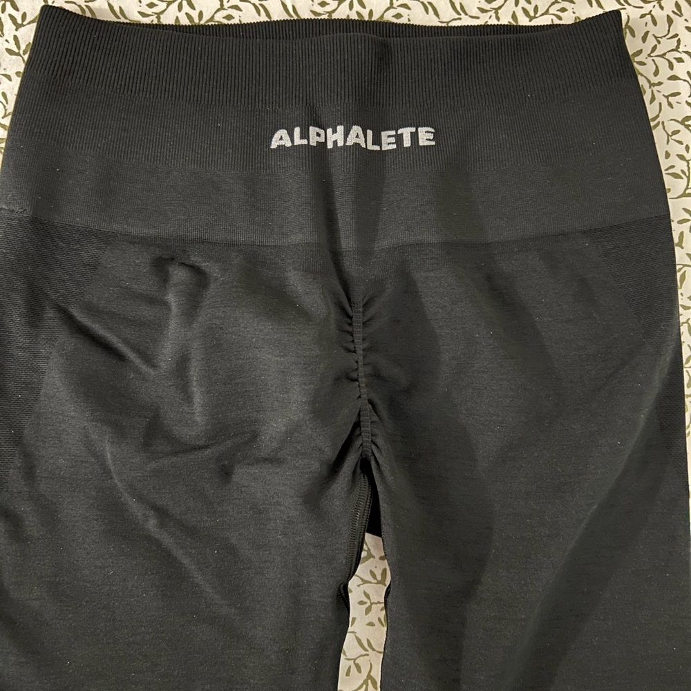 AMPLIFY LEGGING
Women's Seamless Scrunch Legging